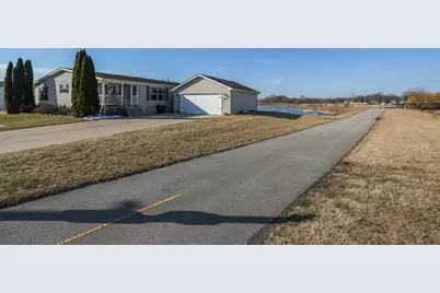 698 Princewood, Manteno, IL 60950 - Photo 5