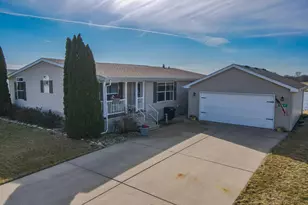 698 Prince Wood, Manteno, IL 60950 - Photo 1