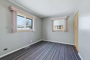 8808 Cranbrook Ln, Bridgeview, IL 60455 - Photo 9