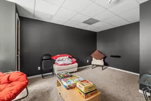 427 Essex Ct, Sugar Grove, IL 60554 - Photo 13