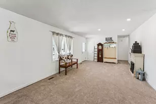 416 Concord Dr, Streamwood, IL 60107 - Photo 5