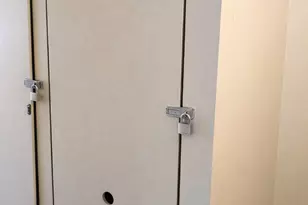 8828 N Leslie Ln, Des Plaines, IL 60016 - Photo 9