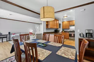 847 Division St, Northbrook, IL 60062 - Photo 7