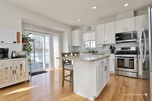 451 W Waterbury Dr, Round Lake, IL 60073 - Photo 7