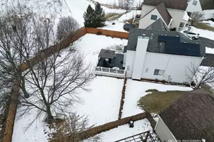 451 W Waterbury Dr, Round Lake, IL 60073 - Photo 23