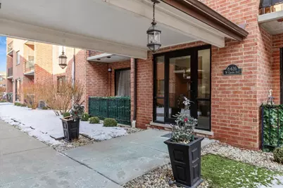 8426 W Catalpa Avenue #403, Chicago, IL 60656 - Photo 3