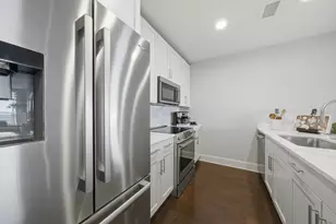 850 N Lake Shore Dr, Chicago, IL 60611 - Photo 17