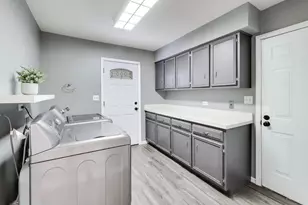 27W439 Chartwell Dr, Winfield, IL 60190 - Photo 17