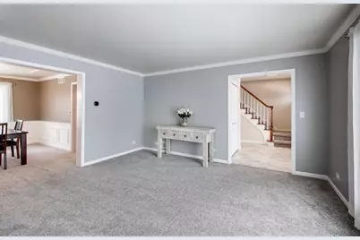 27W439 Chartwell Drive, Winfield, IL 60190 - Photo 3