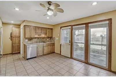 822 Colonial Drive #B, Wheeling, IL 60090 - Photo 5