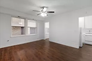 3727 N Pine Grove Ave, Chicago, IL 60613 - Photo 3