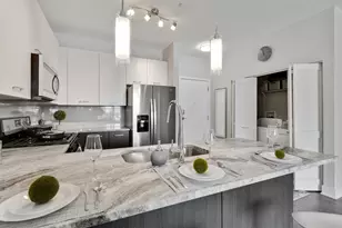 18w070 Royce Blvd, Oakbrook Terrace, IL 60181 - Photo 5