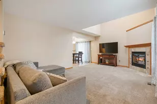 16013 Laurel Dr, Orland Park, IL 60462 - Photo 3