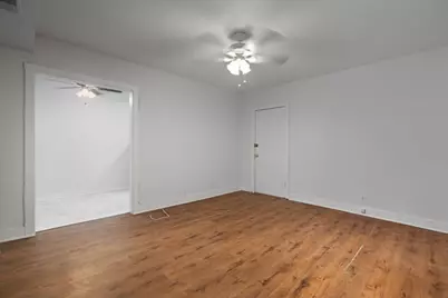 3727 N Pine Grove Avenue #203, Chicago, IL 60613 - Photo 9