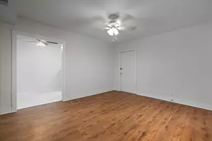 3727 N Pine Grove Ave, Chicago, IL 60613 - Photo 9