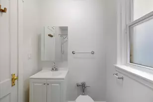 3727 N Pine Grove Ave, Chicago, IL 60613 - Photo 11