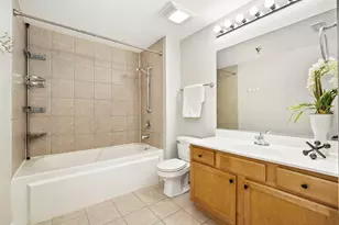 3232 N Halsted St, Chicago, IL 60657 - Photo 11
