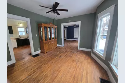 25 E Roosevelt Street, Freeport, IL 61032 - Photo 7