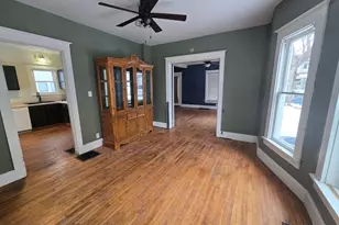 25 E Roosevelt St, Freeport, IL 61032 - Photo 7