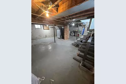 25 E Roosevelt Street, Freeport, IL 61032 - Photo 9