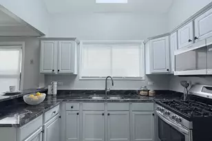 11248 S Parnell Ave, Chicago, IL 60628 - Photo 7