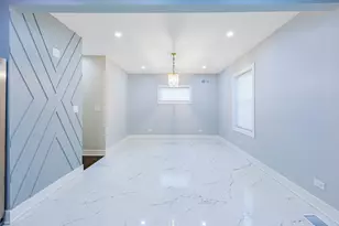 9356 S Manistee Ave, Chicago, IL 60617 - Photo 7