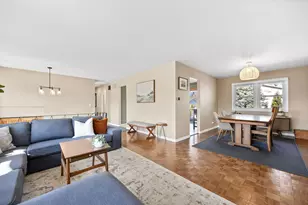 2422 Stonewall Ave, Woodridge, IL 60517 - Photo 7