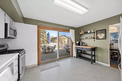 2422 Stonewall Avenue, Woodridge, IL 60517 - Photo 9