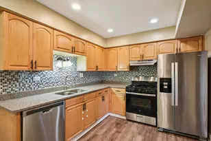 108 Mullingar Ct, Schaumburg, IL 60193 - Photo 7