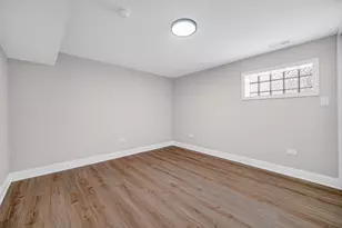 2250 E 92nd Pl, Chicago, IL 60617 - Photo 23