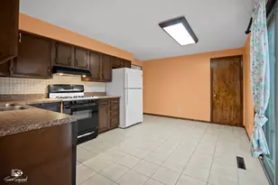 2750 E Riverview Dr, Kankakee, IL 60901 - Photo 7