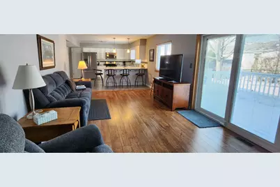 328 Wellington Avenue, Elk Grove Village, IL 60007 - Photo 5