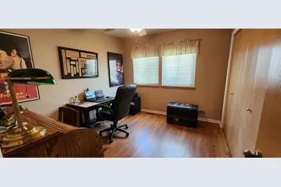 328 Wellington Avenue, Elk Grove Village, IL 60007 - Photo 13