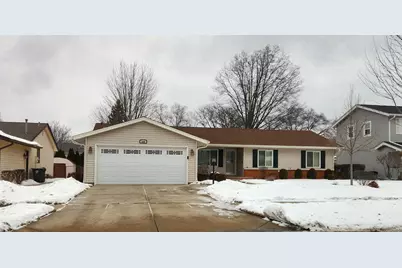 328 Wellington Avenue, Elk Grove Village, IL 60007 - Photo 1