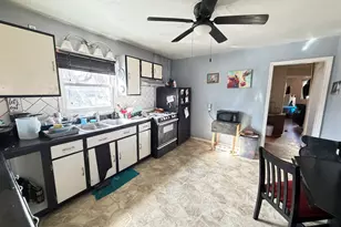 834 E Patton St, Paxton, IL 60957 - Photo 3