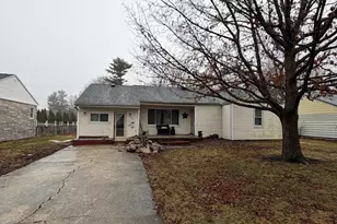 834 E Patton St, Paxton, IL 60957 - Photo 1