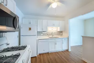 1321 7 Pines Rd, Schaumburg, IL 60193 - Photo 7