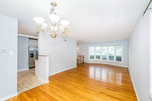 1767 E Cree Ln, Mount Prospect, IL 60056 - Photo 9