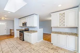 1767 E Cree Ln, Mount Prospect, IL 60056 - Photo 5