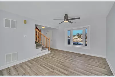 813 Kansas Street, Carol Stream, IL 60188 - Photo 11