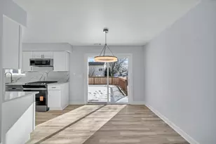 813 Kansas St, Carol Stream, IL 60188 - Photo 7