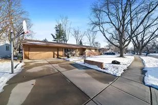 1703 Wisteria Rd, Rockford, IL 61107 - Photo 3