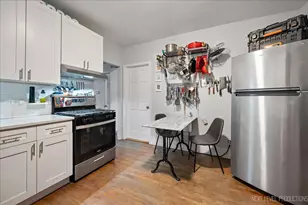 2142 W 18th St, Chicago, IL 60608 - Photo 9