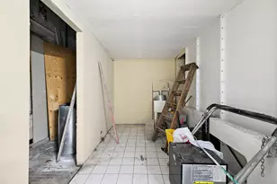 6237 S Ashland Ave, Chicago, IL 60636 - Photo 9