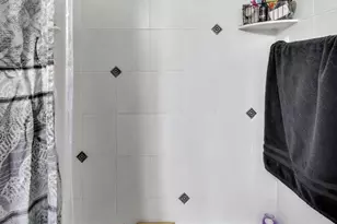 29 N Macgillis Dr, Round Lake, IL 60073 - Photo 17