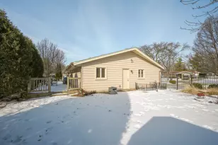 1727 Warwick Ln, Schaumburg, IL 60193 - Photo 29