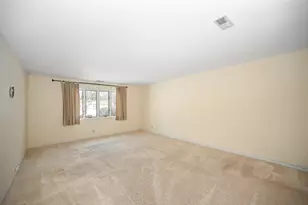 1727 Warwick Ln, Schaumburg, IL 60193 - Photo 17