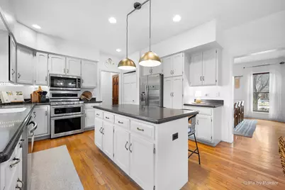 39W844 Carl Sandburg Road, Saint Charles, IL 60175 - Photo 17