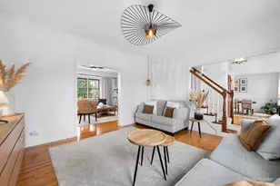 39W844 Carl Sandburg Rd, Saint Charles, IL 60175 - Photo 9