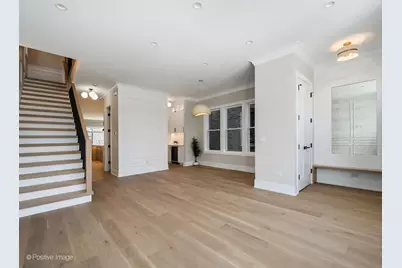 3051 N Christiana Avenue, Chicago, IL 60618 - Photo 3